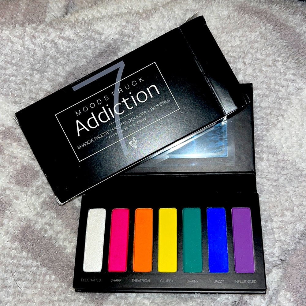 BNIB DISCONTINUED Younique Moodstruck Addiction Palette 7